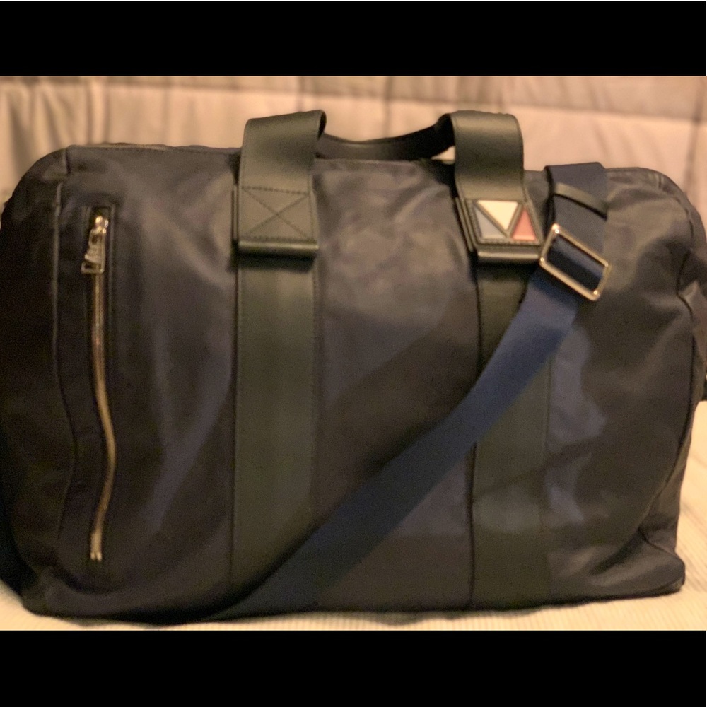 LV Calfskin Gaston V Start MM - Guaranteed Auth! - Picture 1 of 7